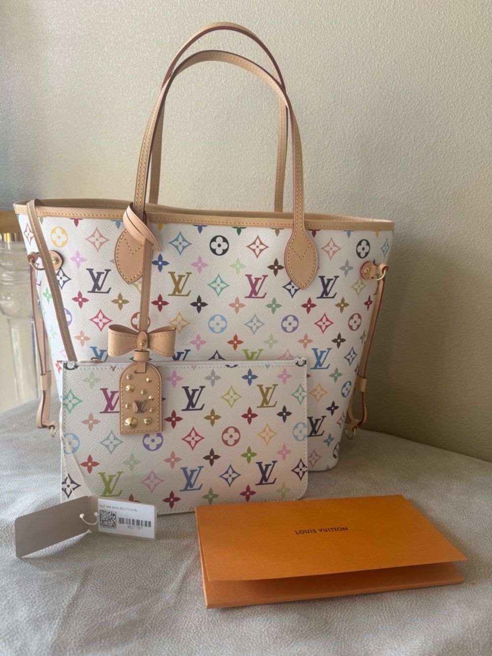Louis Vuitton Bag - Picture 2 of 4